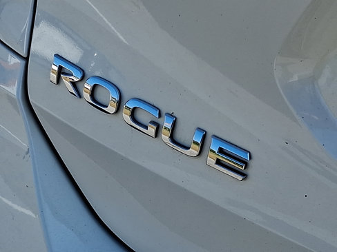 Used 2017 Nissan Rogue SV w/ Sun & Sound Touring Package image 31