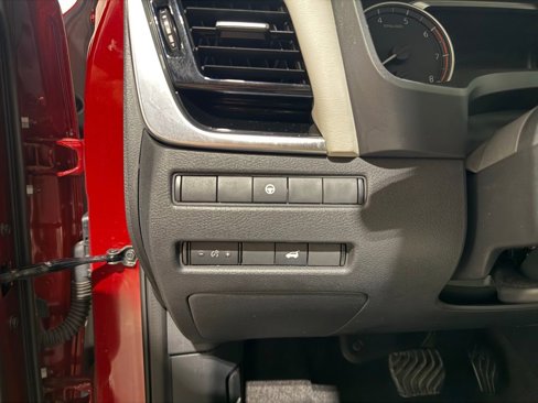 Used 2023 Nissan Rogue SL image 15