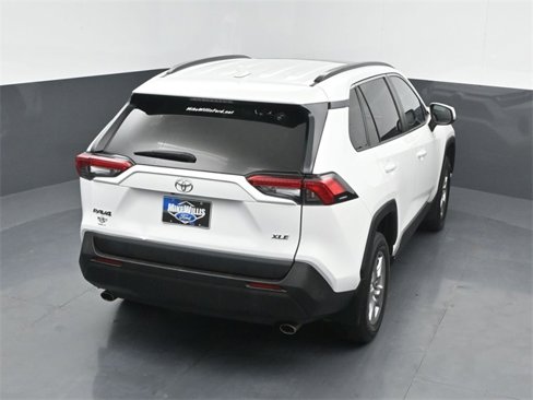 Used 2022 Toyota RAV4 XLE image 15