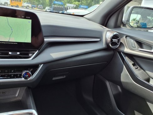 Used 2025 Chevrolet Equinox LT w/ Convenience Package II image 26