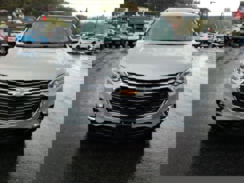 Used 2020 Chevrolet Traverse LT image 10