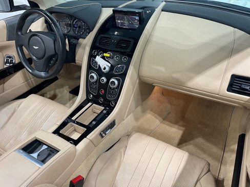 Used 2016 Aston Martin DB9 GT image 22