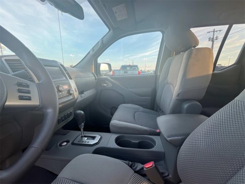Used 2020 Nissan Frontier SV w/ Midnight Edition Floor Mats image 10