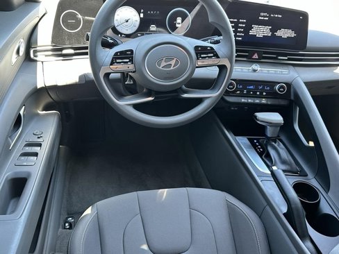 Used 2024 Hyundai Elantra SEL image 8