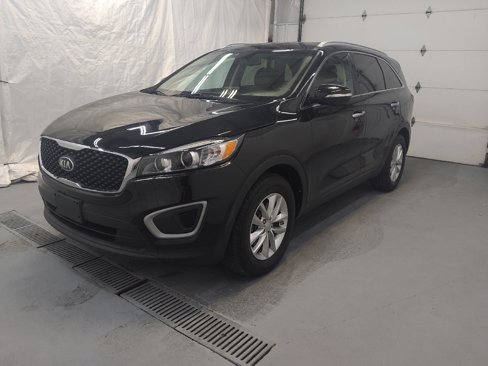 Used 2017 Kia Sorento LX w/ LX Convenience Package image 2