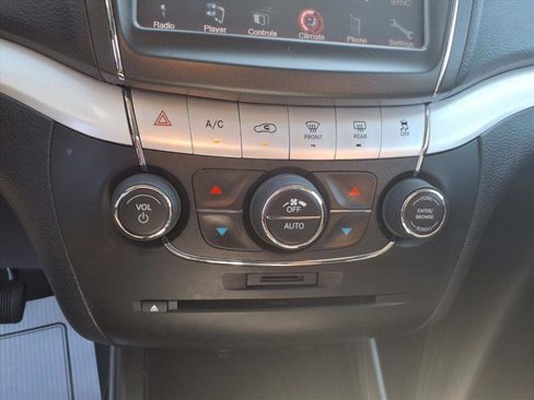Used 2019 Dodge Journey SE image 17
