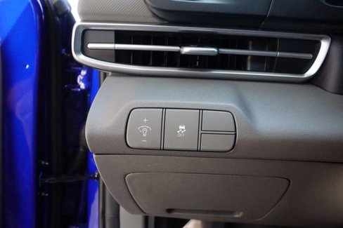 New 2025 Hyundai Elantra Sport image 16