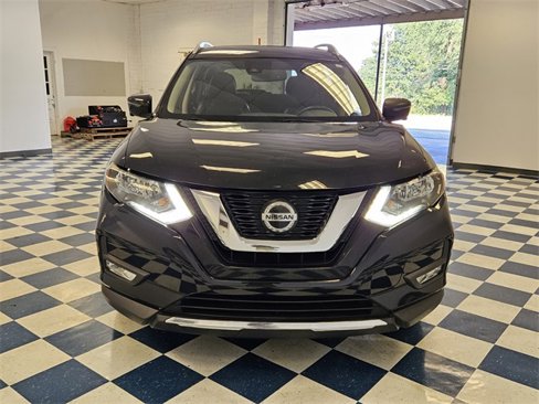 Used 2018 Nissan Rogue SL image 2