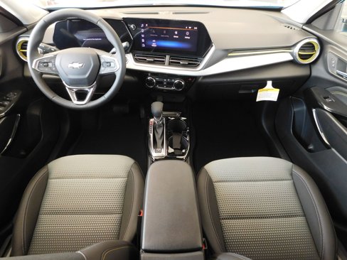 New 2025 Chevrolet Trax LT w/ Driver Confidence Package image 10