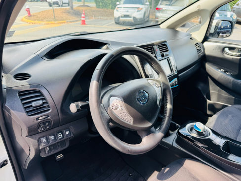 Used 2016 Nissan Leaf SV image 11