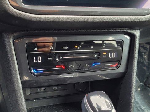 Certified 2022 Volkswagen Tiguan SEL R-Line image 20