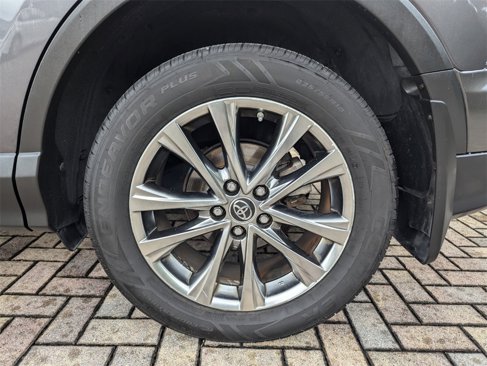Used 2018 Toyota RAV4 Limited image 19