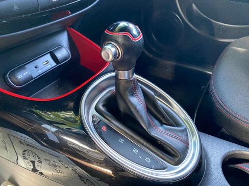 Used 2015 Kia Soul + image 37