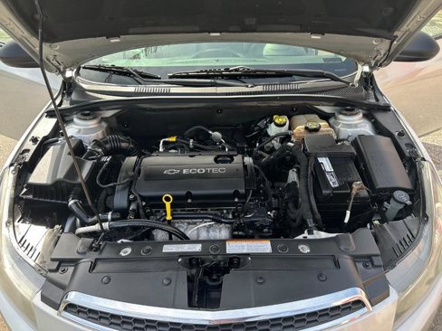 Used 2013 Chevrolet Cruze LS image 34