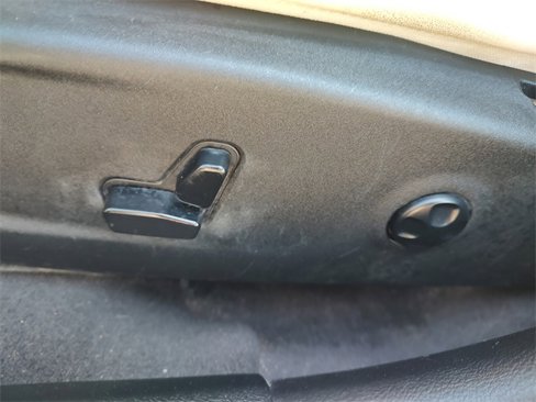 Used 2017 Chrysler 300 C image 31