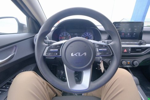 Used 2023 Kia Forte LXS image 28
