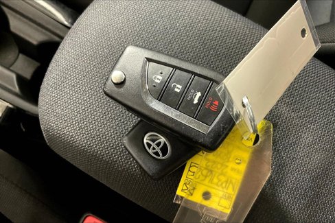 Used 2022 Toyota Corolla LE image 14