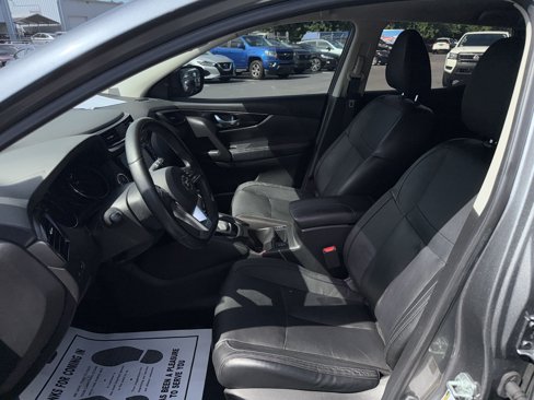 Used 2018 Nissan Rogue Sport SL image 14