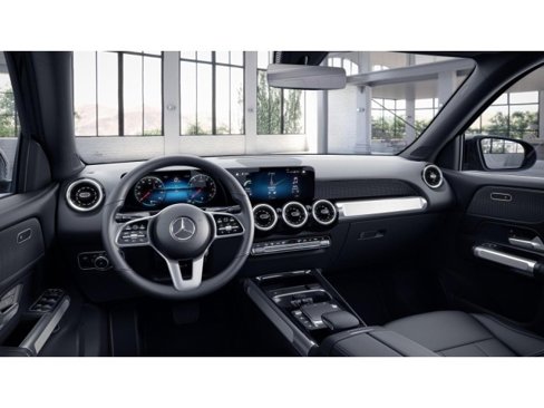 Certified 2022 Mercedes-Benz GLB 250 w/ Premium Package Lite image 3