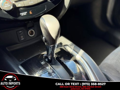 Used 2016 Nissan Rogue SV image 30