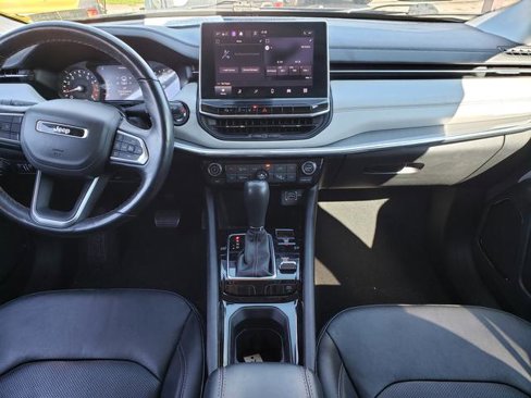 Certified 2022 Jeep Compass Limited image 11