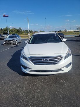 Used 2017 Hyundai Sonata SE w/ Cargo Package image 2
