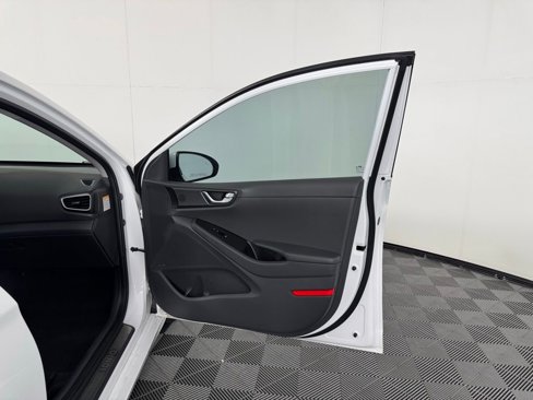 Used 2019 Hyundai Ioniq Limited image 34