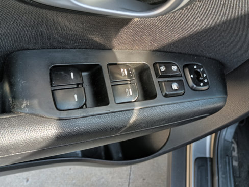 Used 2016 Kia Soul + image 20