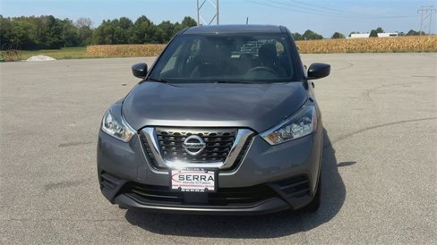 Used 2020 Nissan Kicks S image 3