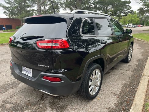 Used 2017 Jeep Cherokee Limited image 5