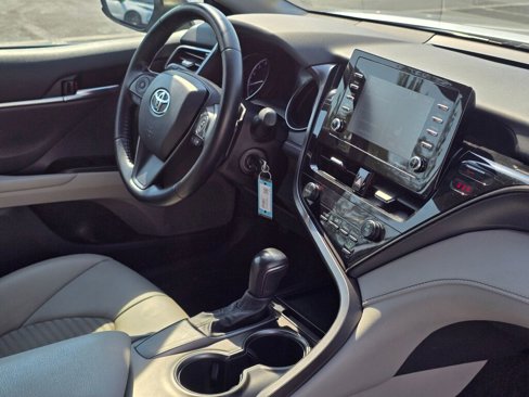 Used 2021 Toyota Camry SE image 43