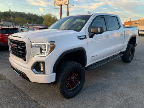 Used 2021 GMC Sierra 1500 AT4 image 2