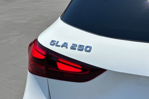 Used 2025 Mercedes-Benz GLA 250 4MATIC image 27