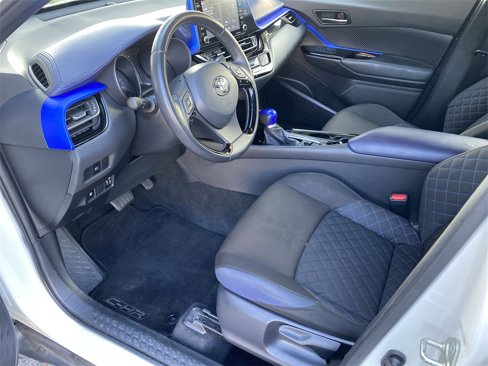 Used 2021 Toyota C-HR XLE image 13