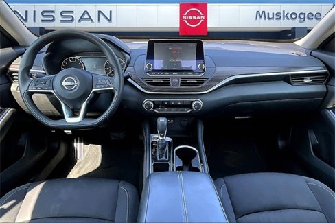 Used 2023 Nissan Altima 2.5 SV image 7
