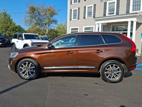 Used 2017 Volvo XC60 T6 Dynamic w/ Preferred Option Package image 8