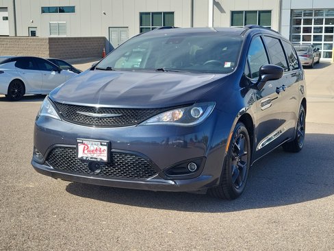Used 2020 Chrysler Pacifica Touring-L image 4