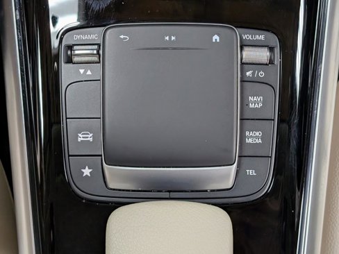 Used 2022 Mercedes-Benz GLA 250 4MATIC w/ Premium Package image 25