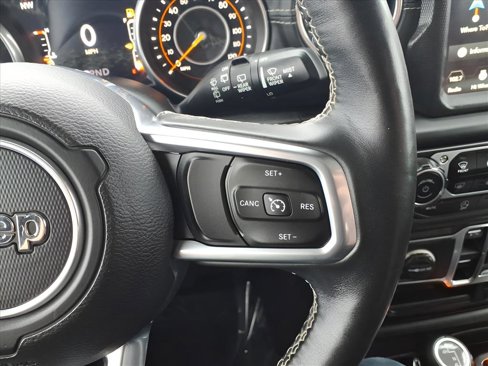 Used 2018 Jeep Wrangler Unlimited Sahara w/ Dual Top Group image 15