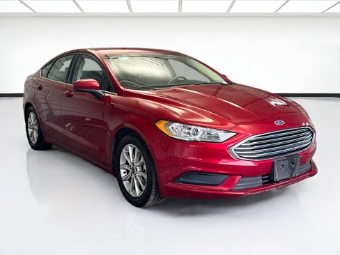 Used 2017 Ford Fusion SE w/ Fusion SE Technology Package image 3