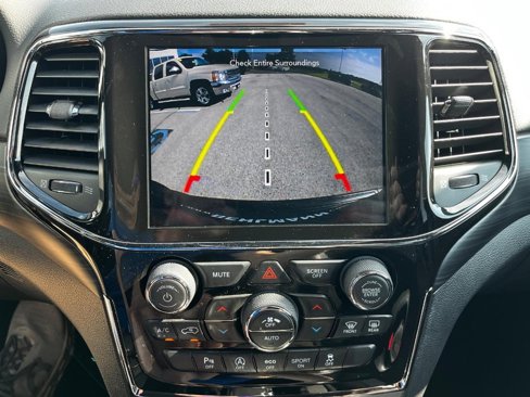 Used 2021 Jeep Grand Cherokee Laredo X image 23