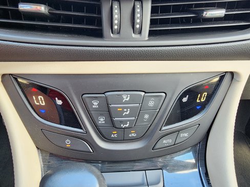 Used 2017 Buick Envision Essence image 24