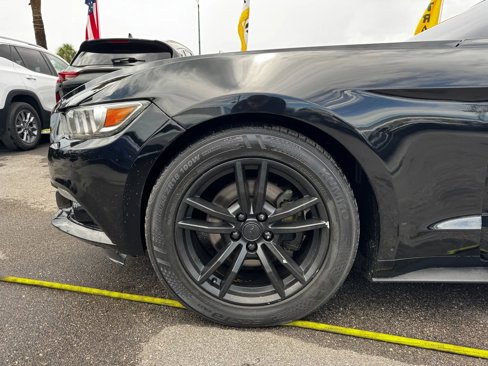 Used 2017 Ford Mustang Premium image 25