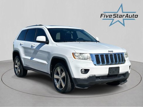 Used 2013 Jeep Grand Cherokee Laredo image 1
