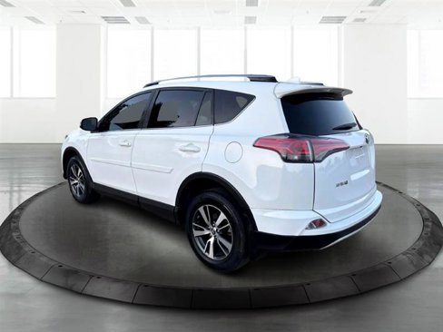 Used 2018 Toyota RAV4 Adventure image 7