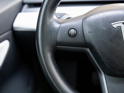 Used 2018 Tesla Model 3 Long Range image 14