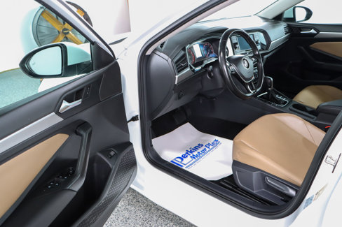 Used 2019 Volkswagen Jetta SE image 3