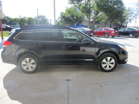 Used 2010 Subaru Outback 2.5i Premium image 2