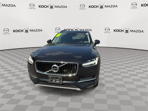Used 2018 Volvo XC90 T5 Momentum w/ Convenience Package image 3