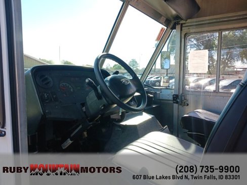 Used 2011 Ford E-450 and Econoline 450 Super Duty w/ Air Conditioning Prep Pkg image 10